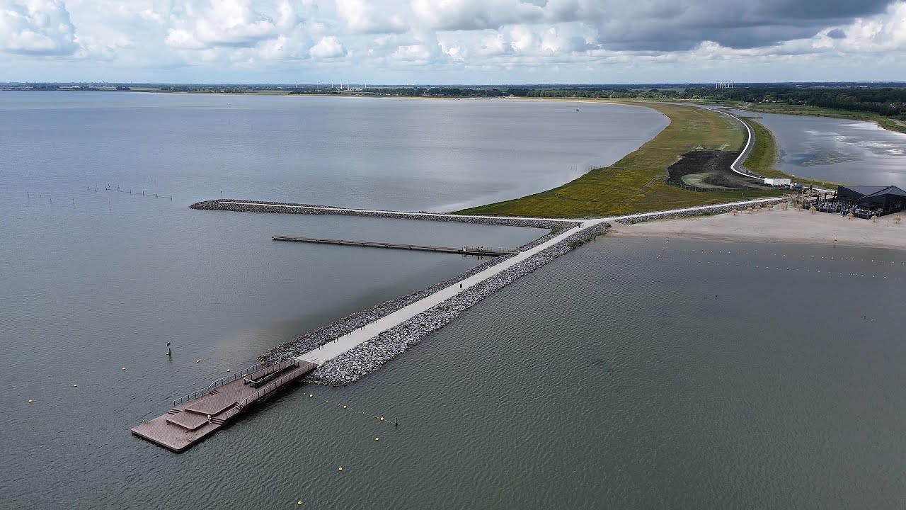 Stadsstrand Hoorn zijwaard gevlogen 27-07-2025
