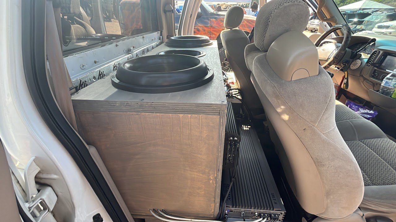 LOUDEST 2 SUB BUILD AT THE SHOW