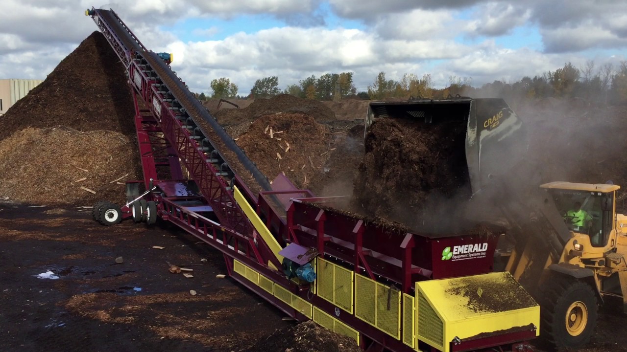 Masaba Mulch Magnum stockpiling mulch