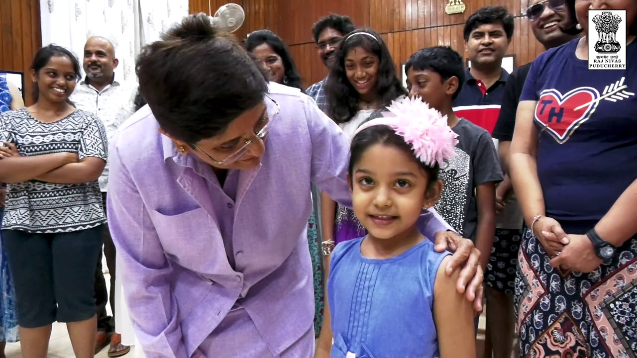 Dr. Kiran Bedi interacts with a young visitor at Raj Nivas| Visitors Hour | Best Practices