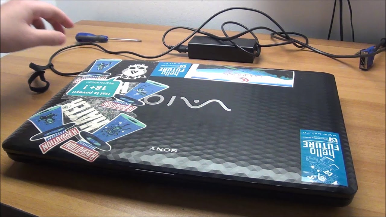 How to upgrade a Sony Vaio PCG-71811M  (plus some repairs, cleaning and Windows 10 install)