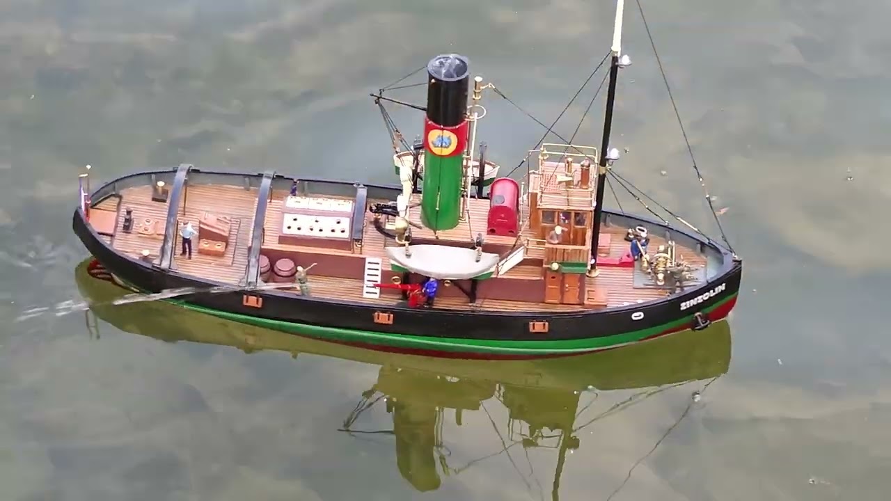 Baptême du remorqueur Zinzolin de Jacques - Modèle réduit modélisme naval radiocommandé RC
