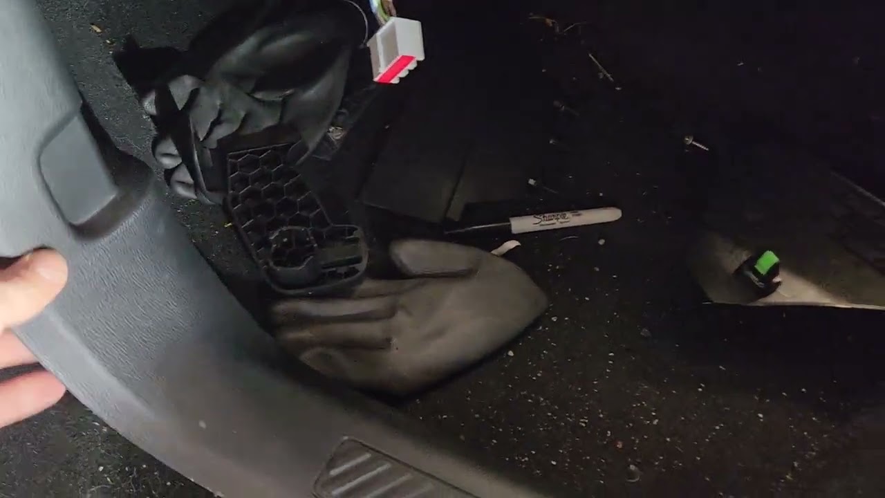 2020-2022 Ford Explorer front seat belt removal (Part 3)