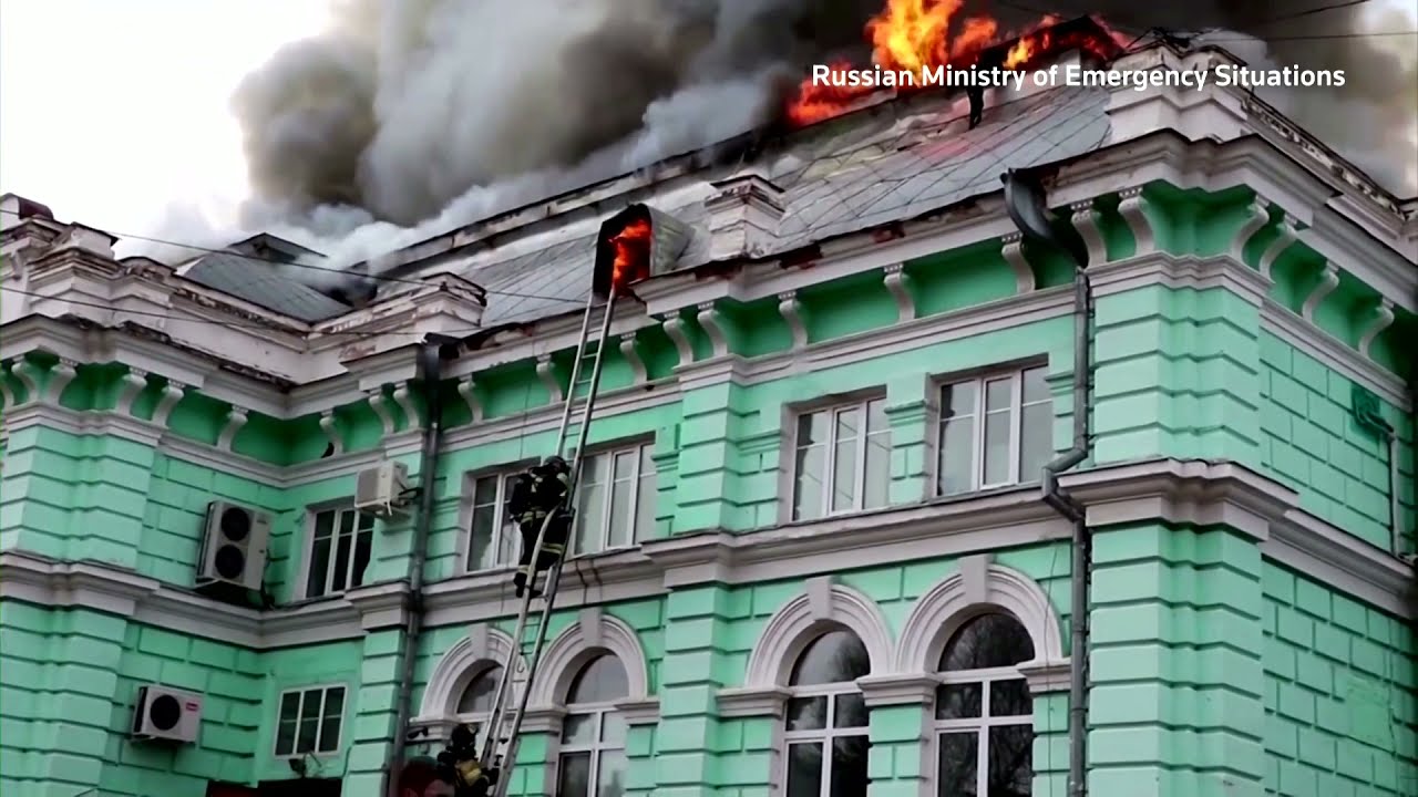 Russian doctors complete open-heart surgery as hospital burns