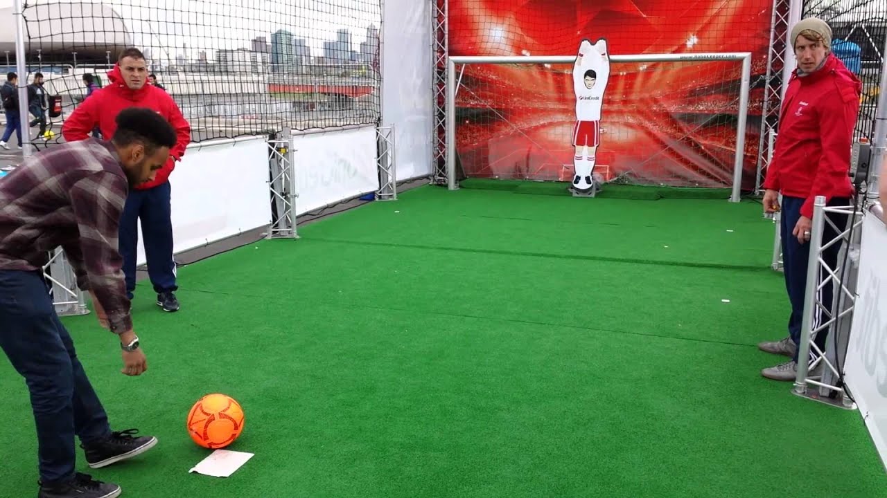 UCL Festival Robot Goalkeeper 2013 UniCredit Challenge