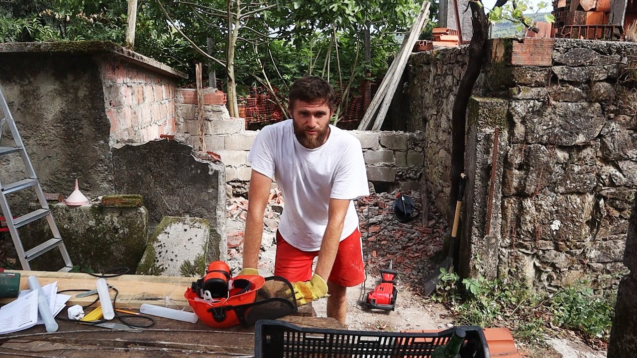 #9 Renovating Our Portuguese House: Demolition, chair painting, hole filling & a washing machine