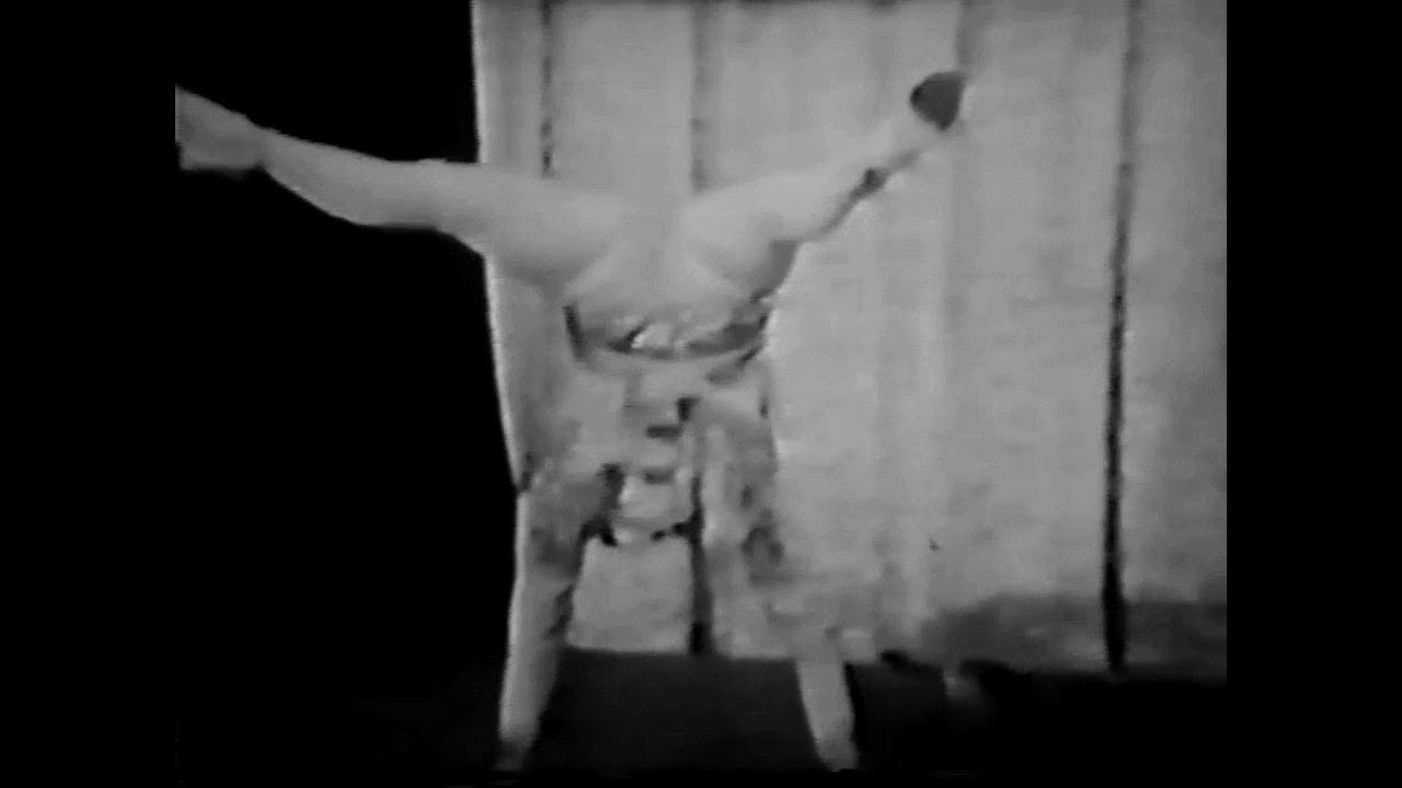 Classic Contortion From The Amazing Jacqueline Hurley