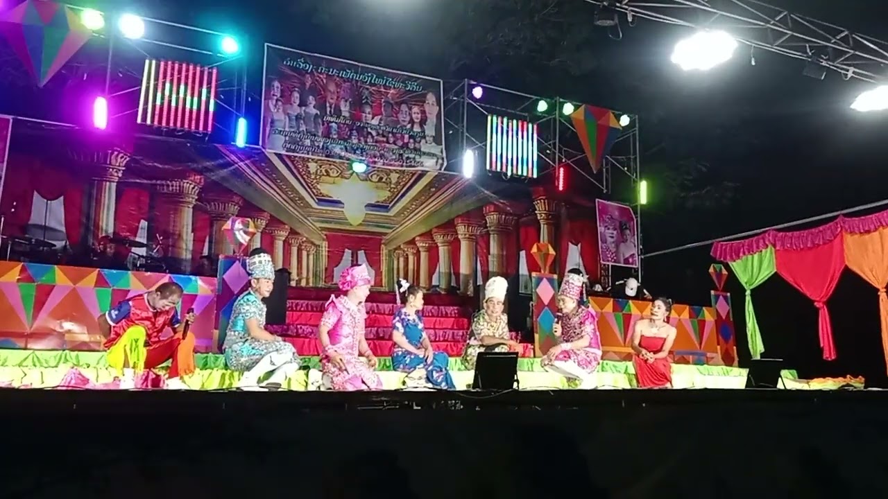 เพัดน้องใหม่ไชทะวีสีนทำกานสะแดงยู่บ้านสองคอนปะเทดลาว