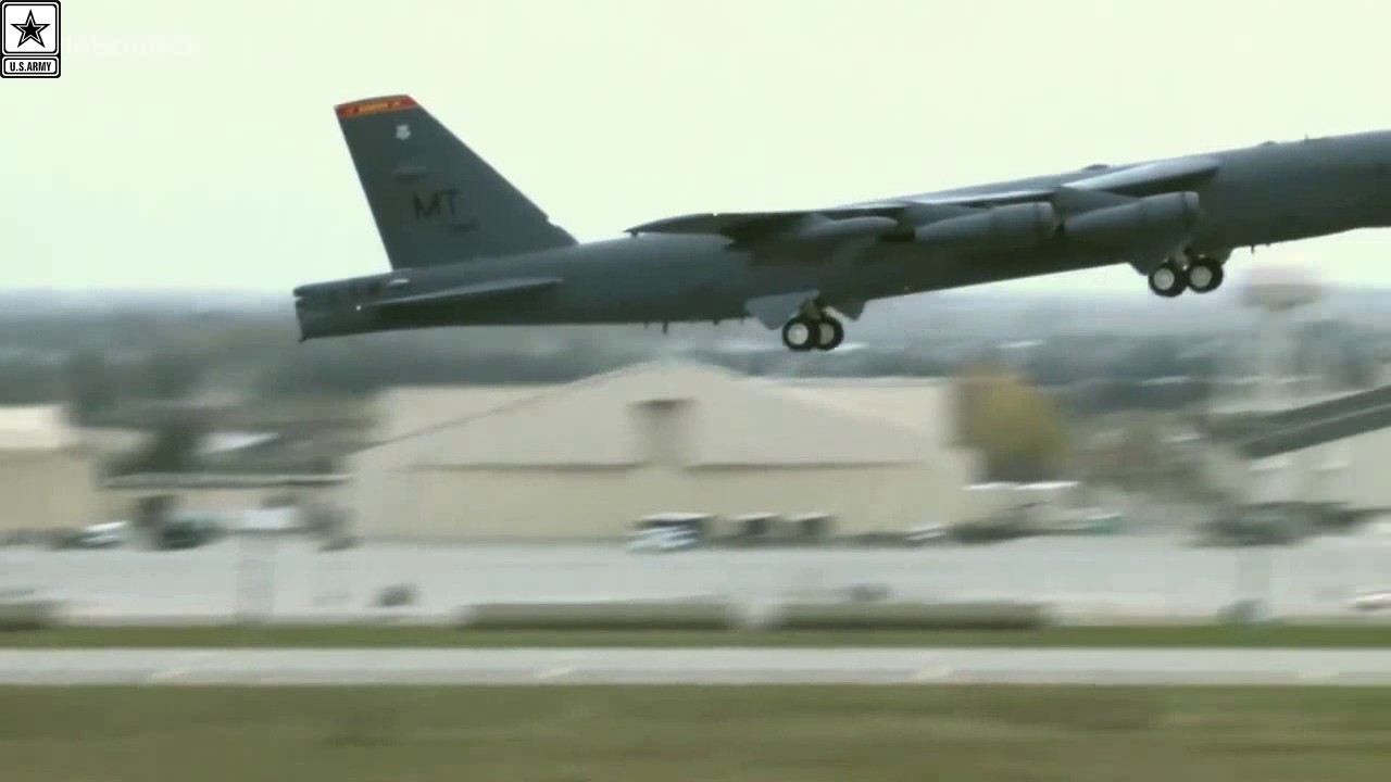 Military | B-52H Put On A Smoke Show During Minimum Interval Takeoff