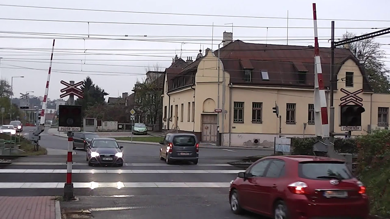 Železniční přejezd Praha-Velká Chuchle [P261] - 25.10.2014 / Czech railroad crossing