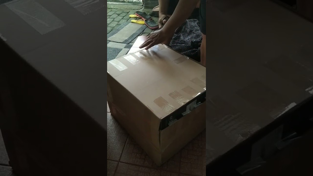 Unboxing PC rakitan dan monitor, beli di Shopee