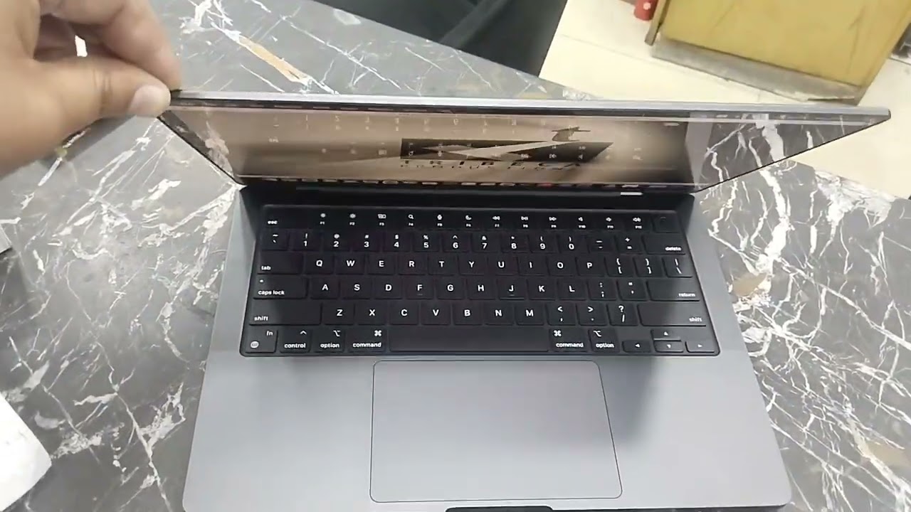 M3 MacBook pro 2023.  Display size 14inch.            18 GB ram. 512ssd