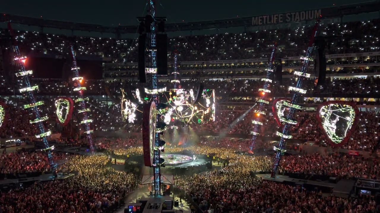 Ed Sheeran PERFECT live in concert at Metlife Stadium 89,000 fans singing along
