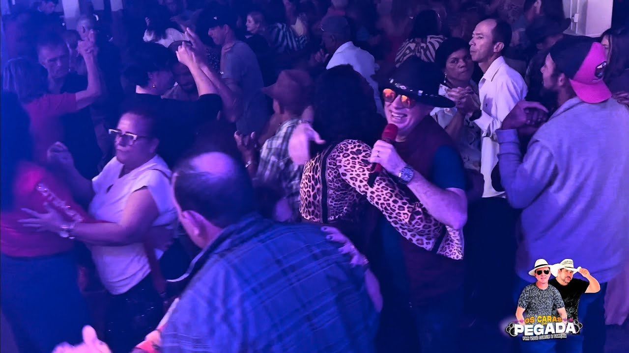 Olha o Xote ae 😊, e teve Chicao Goiano na Pista cantando pertinho da Galera, e tome Xote 😊💃🕺🏽