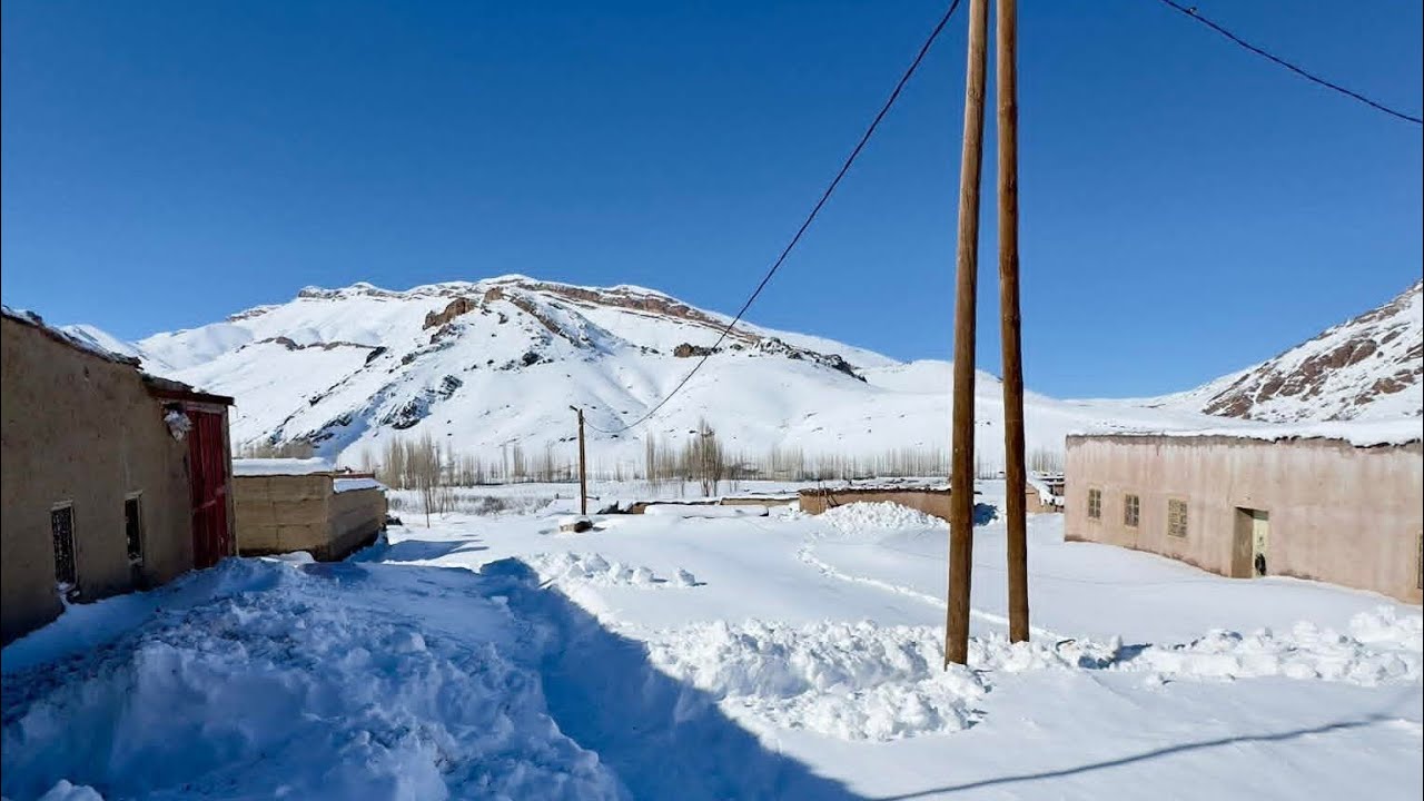 هنا قرية أيت علي ويكو بإملشيل ❄️❄️ 28.12.2025 الثلج موجود تبارك الله