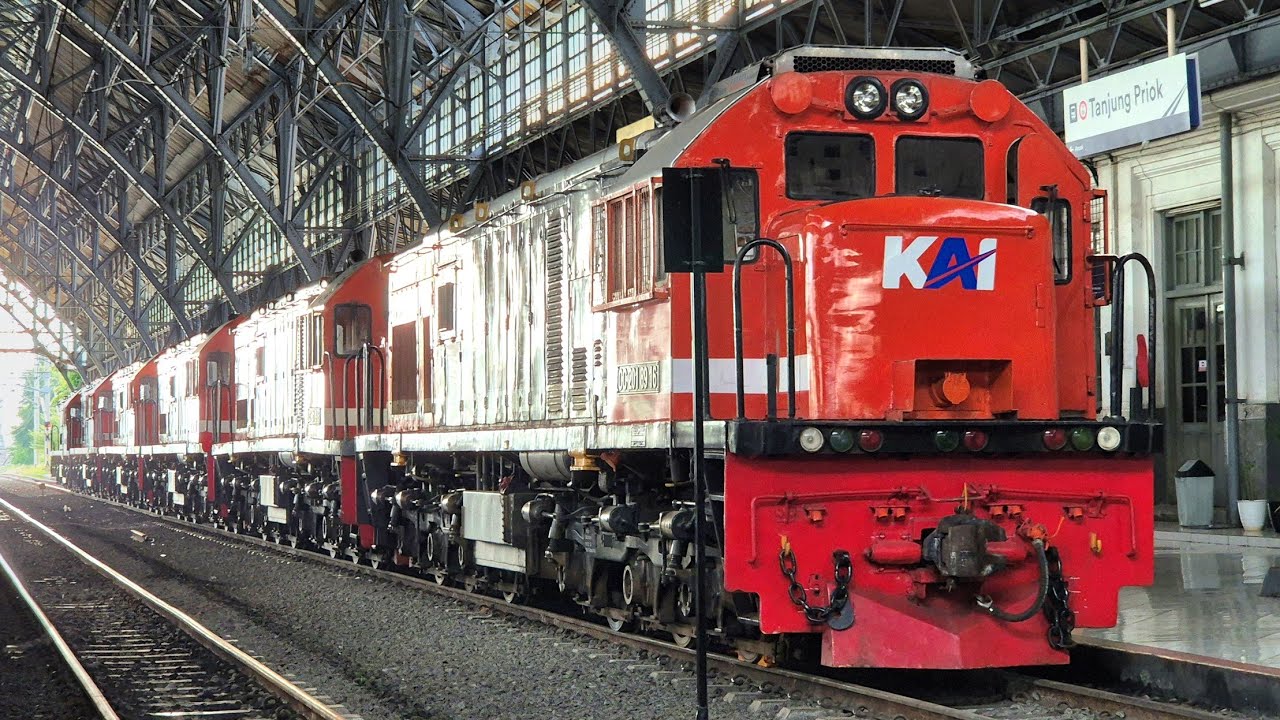 AKHIRNYA TIBA DI JAKARTA !! MUTASI 6 LOKOMOTIF CC 201 Livery Merah Biru RnB dari SUMATRA ke JAWA !