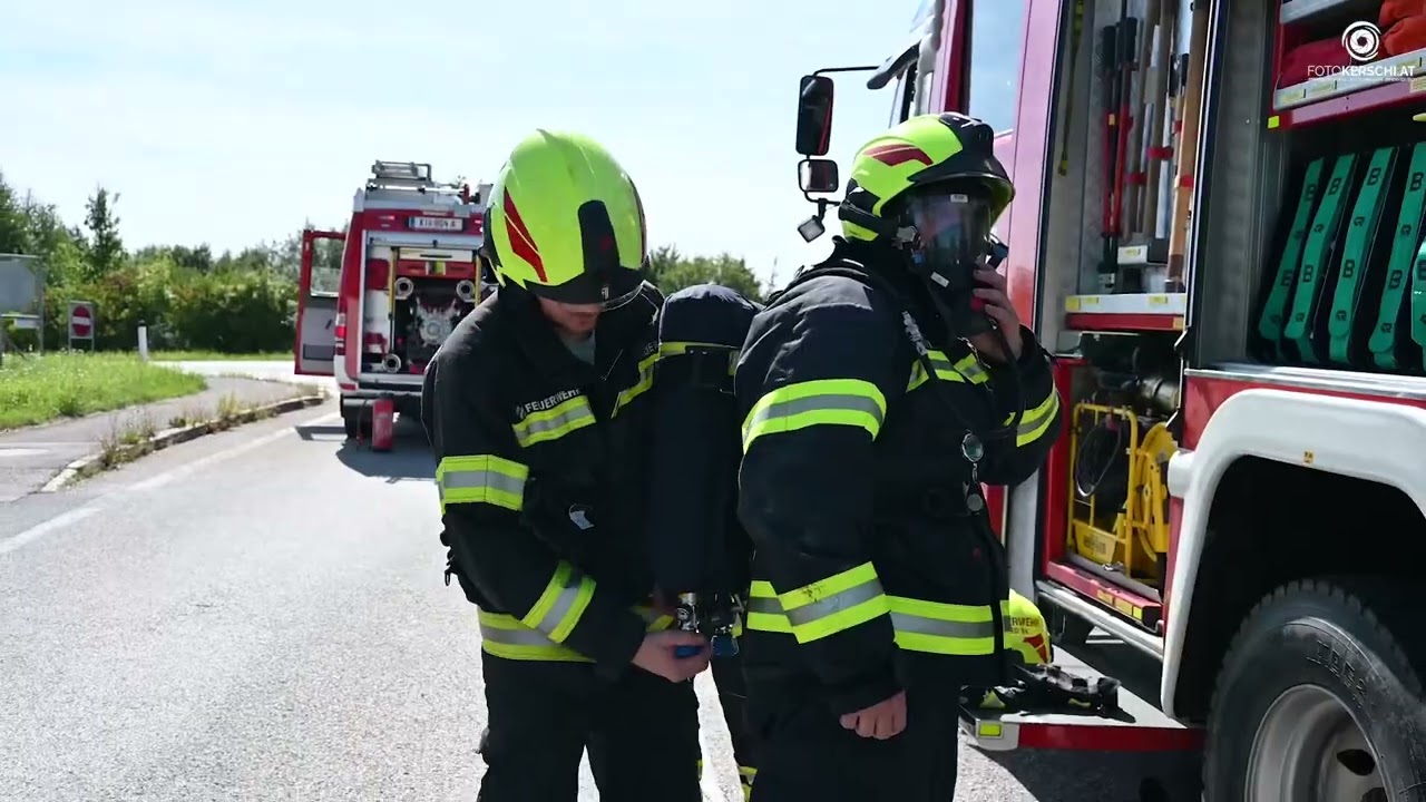 PKW-Brand in Ried im Traunkreis fordert Einsatz zweier Feuerwehren