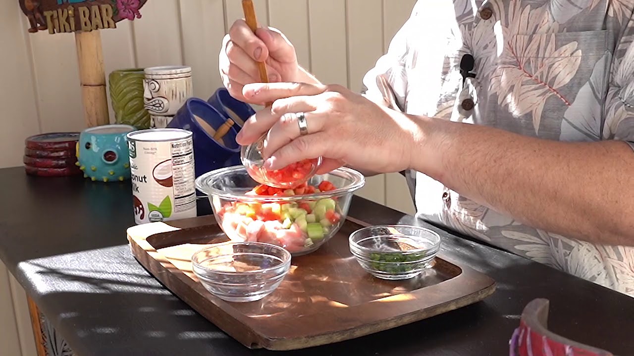 Making Tahitian Poisson Cru