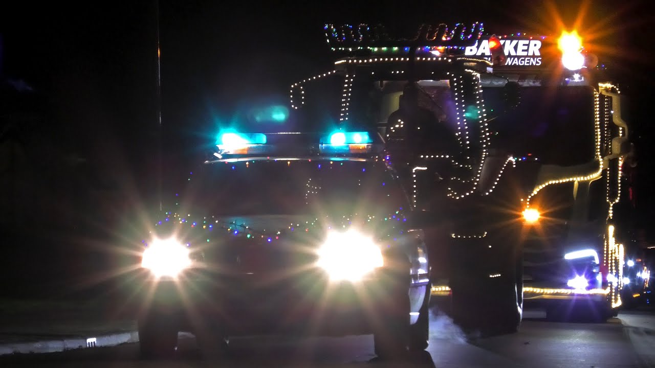 Lichtjestour 2023 Elburg | Vele verlichte voertuigen onderweg over de Veluwe