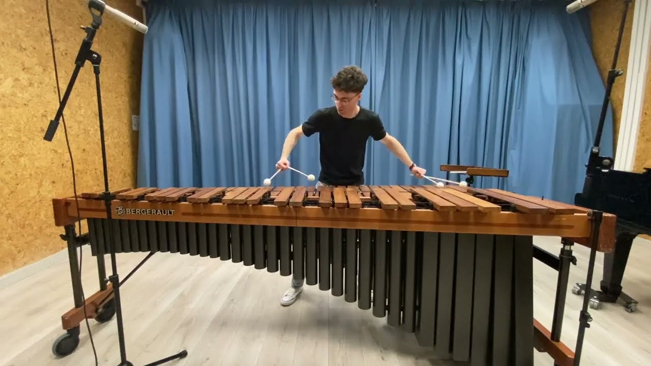 Juan Carlos Fernández - Lute Suite E minor [Sarabande - Gigue] (J.S. Bach)