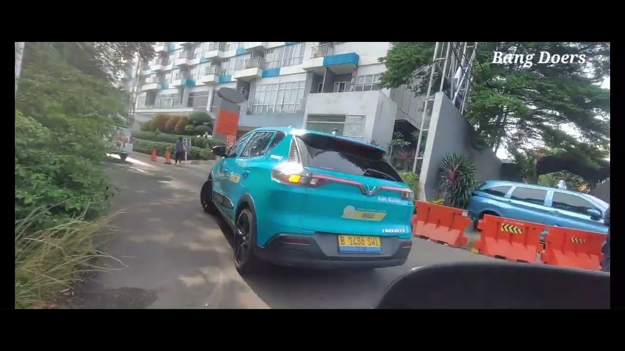 20251208 Parkiran Motor Touring.. Parkiran Motor Gedung Wika Tower  Cawang.. Part. 1