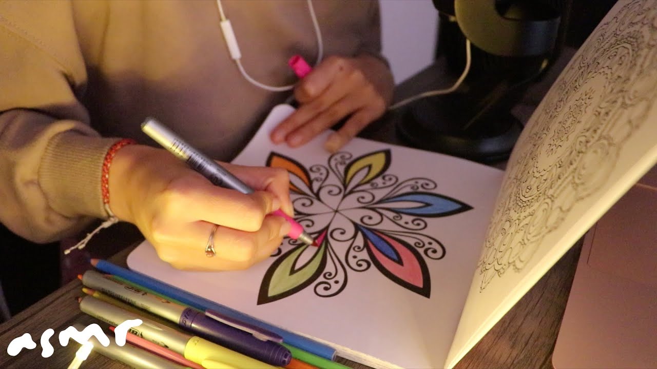 ASMR dibujando mandalas 🎨 *comiendo dulces*