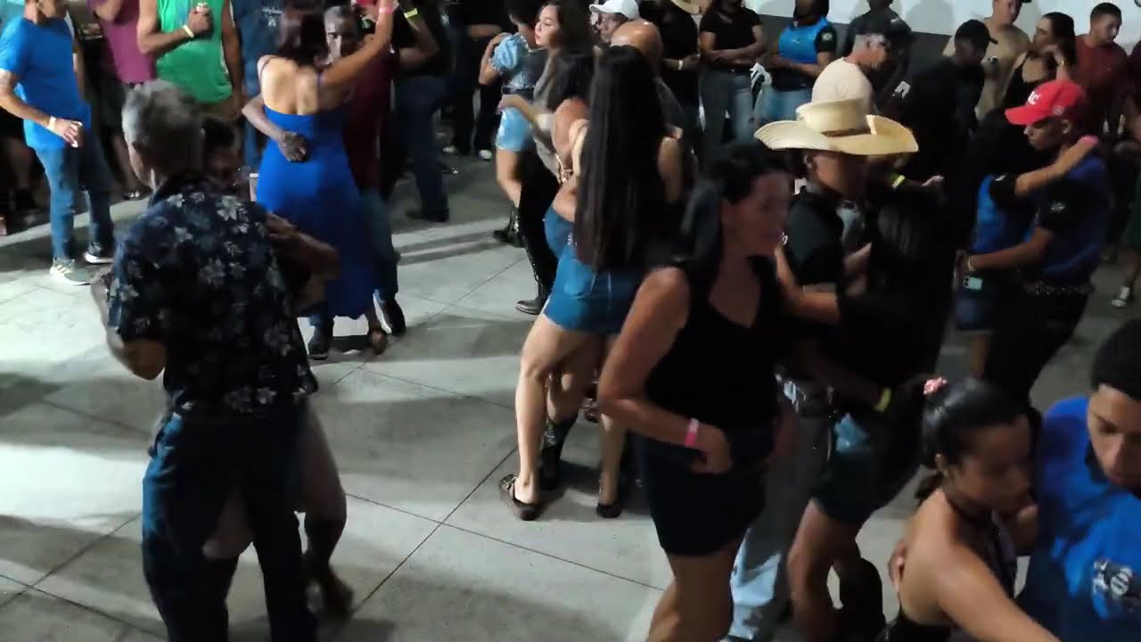BORA DANÇAR FORRÓ -DANÇANDO FORRÓ NO BAILÃO DO MANINHO SHOW SHOW XOTE