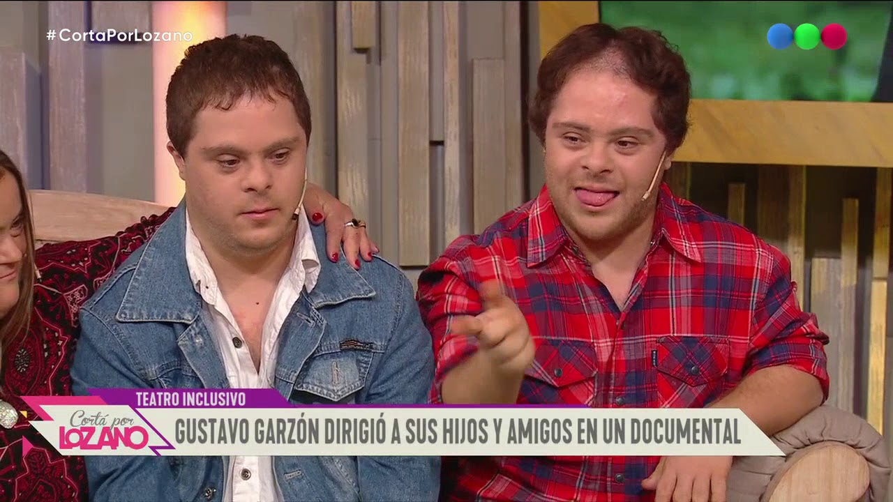 Gustavo Garzón y sus hijos en el diván - Cortá por Lozano 2019