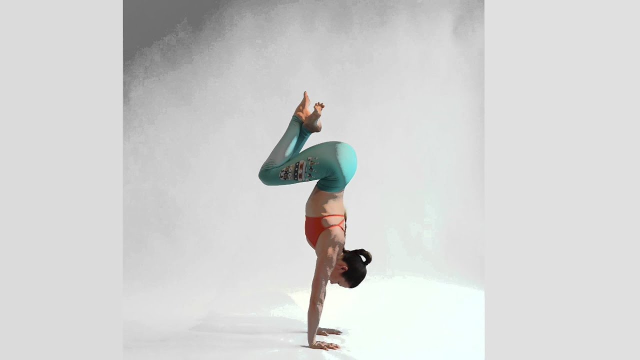 Pendant Press to Handstand