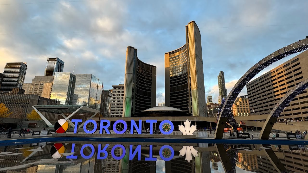 Toronto  - 30 days Before Christmas 2024