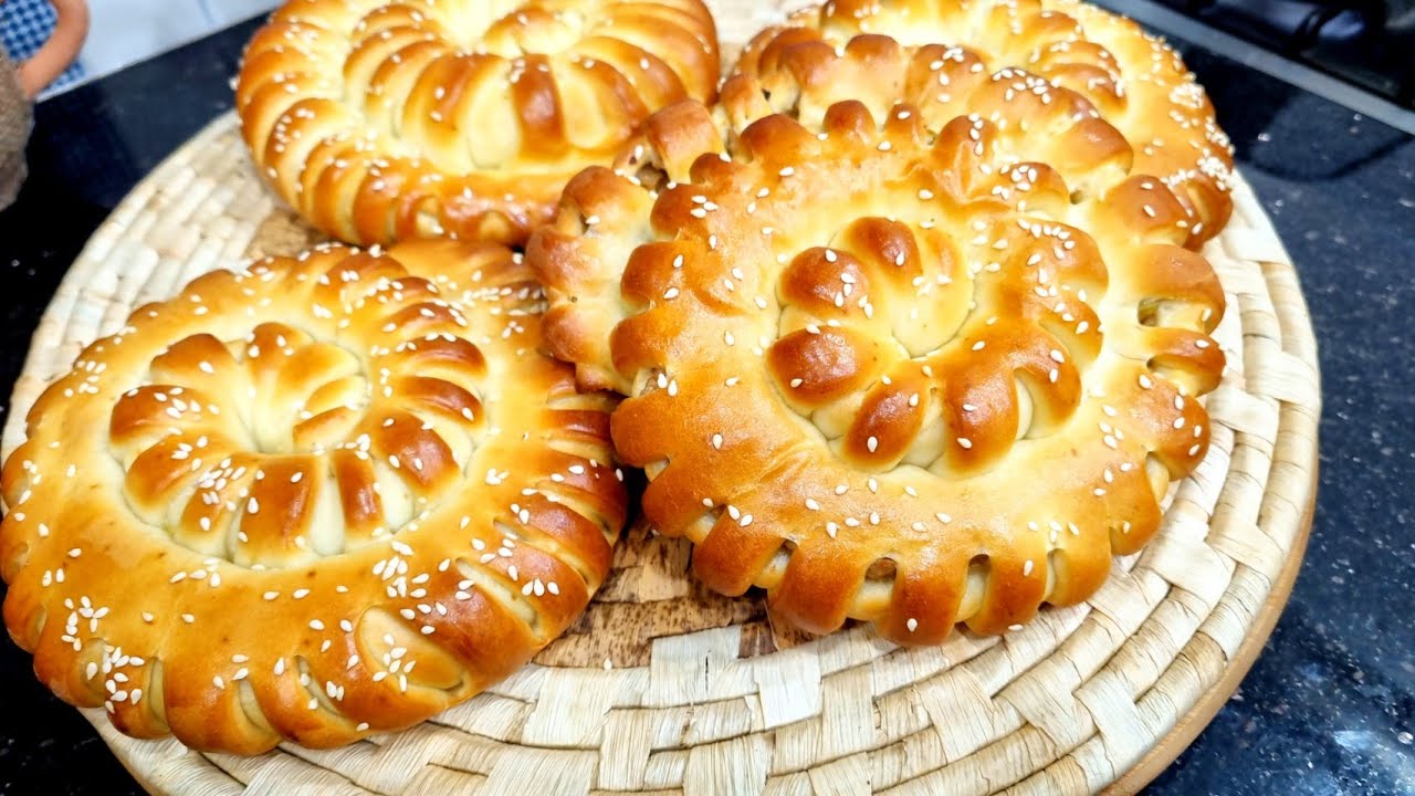 مطبخ ام وليد / مملحات حلزونية بعجينة خفيفة و بنينة😋 و حشو و لا اسهل و طريقة تشكيل جد بسيطة 👌.