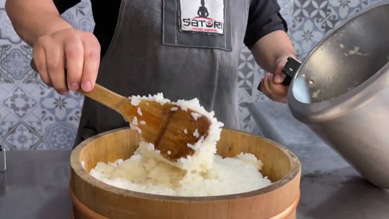 Arroz para sushi y sus SECRETOS paso a paso! 🍚🥢 | Chef Hugo Herrera de Satori Cocina Oriental
