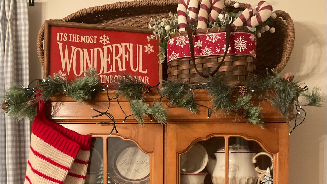 Flosstube #34.   Come join me for a belated Christmas flosstube.  