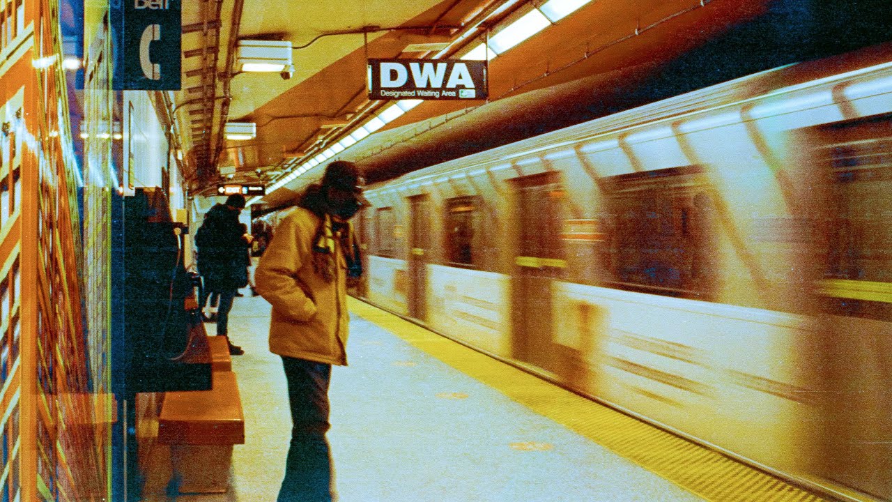 Toronto Winter Street Photography on 35mm Film POV (Voigtlander Bessa R2A)