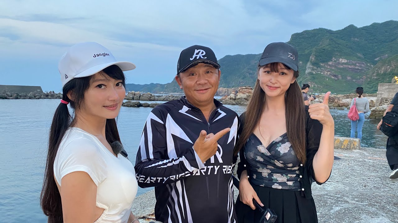 這船班妹子太多啦 這樣哪釣的下去 整台船都香香的 兩天出兩船班 超過15位YT一起出去釣魚