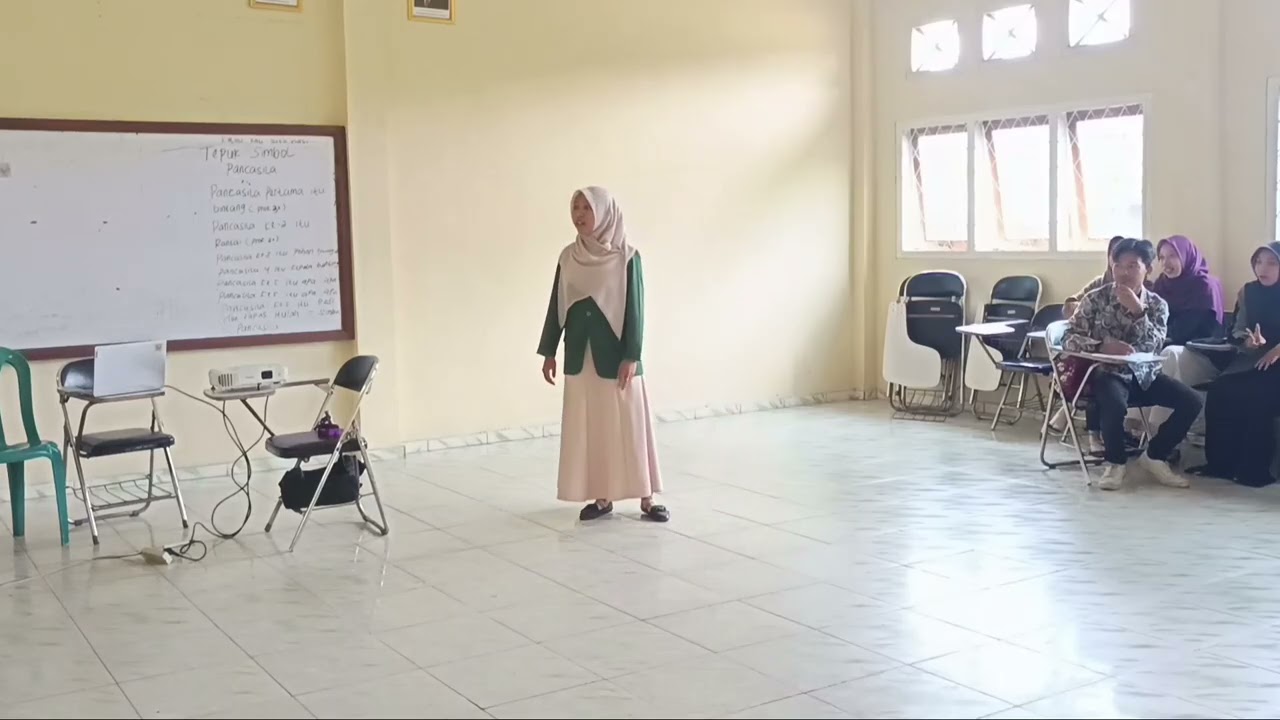 Video simulasi pembelajaran PKN kelompok 7 PGMI semester 5 kampus B Universitas Nurul Huda 