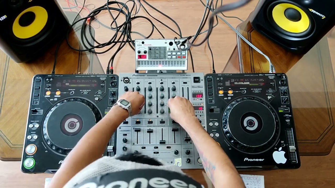 TECHNO MACHINES F 005 Volca Sample ² + Cdj 1000 Mk3 + Djm 600