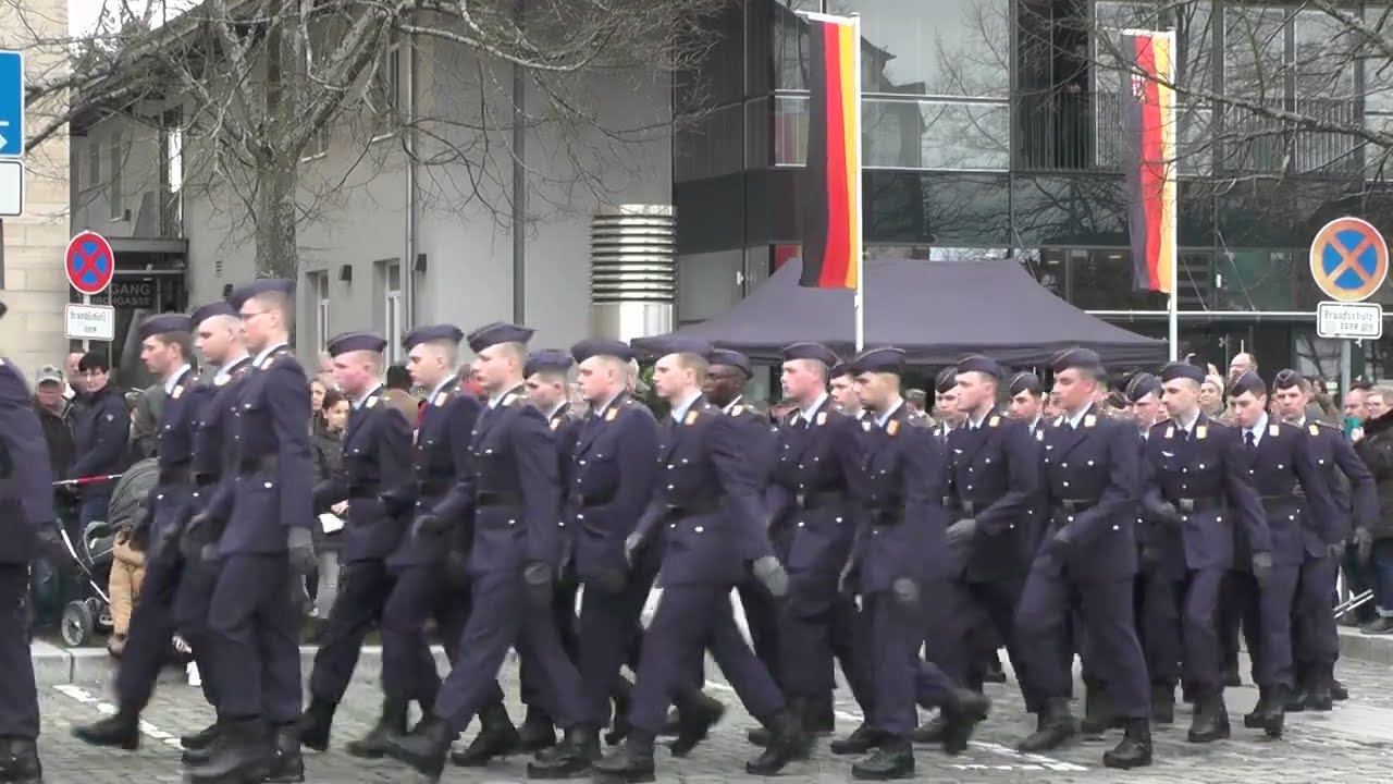 Teil 1  Einmarsch der Rekruten und Rekrutinnen Gelöbnis 23.03.23 Kandel