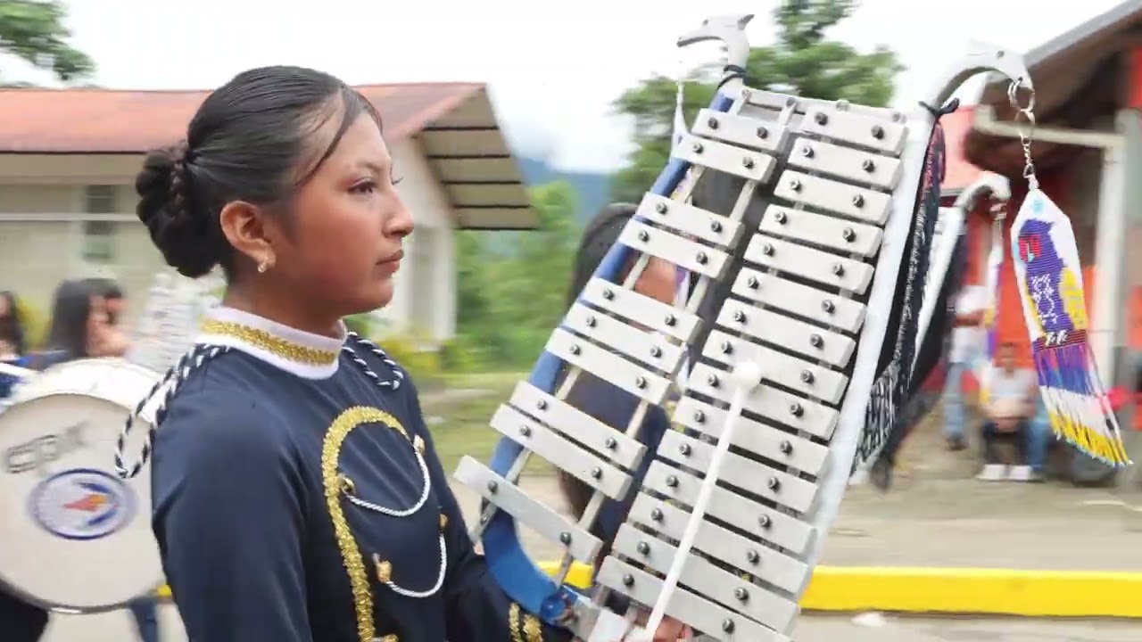 DESFILE Y SESIÓN COTUNDO - ALLYTV NAPO