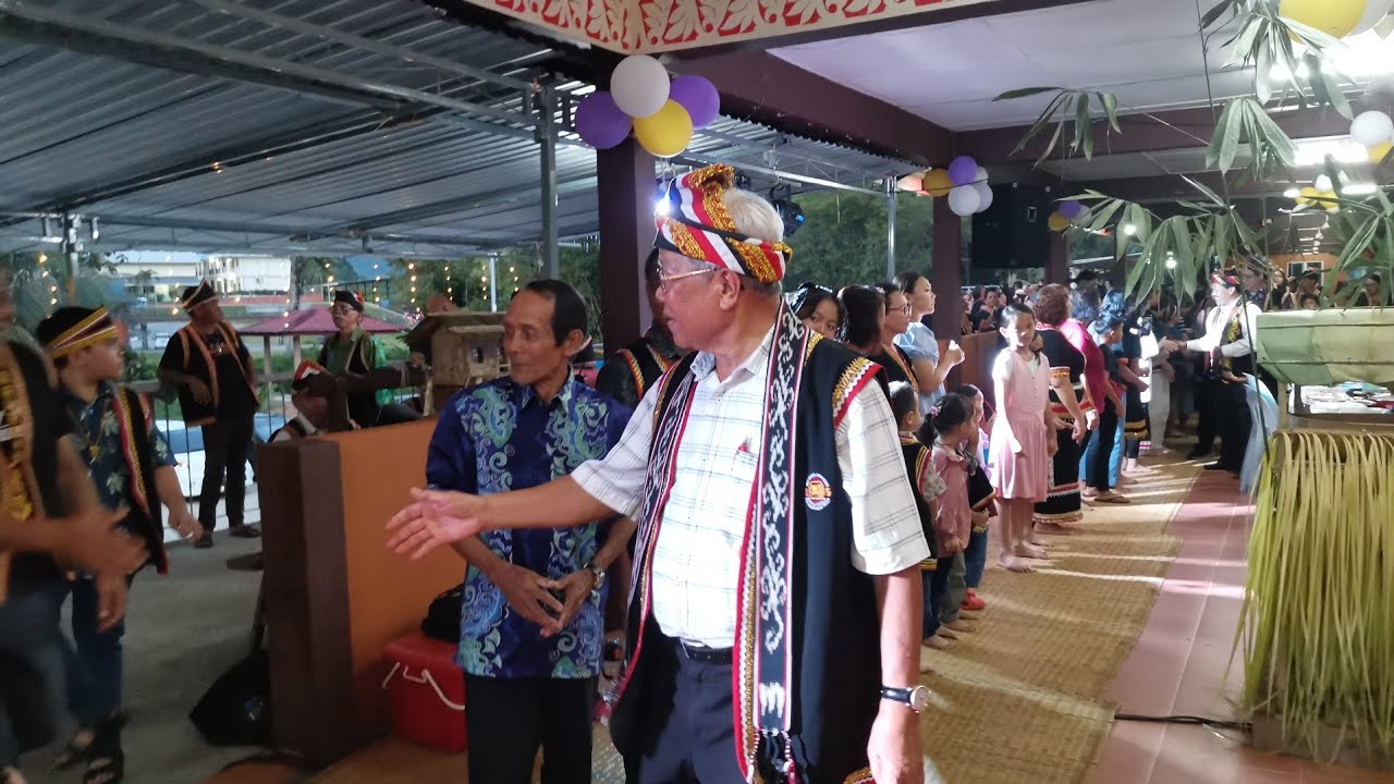 ADAT SUKU DAYAK BIDAYUH KAMPUNG PICHIN|| KETIBAAN PARA TETAMU TERHORMAT DI AWAH GAWAI Part 2