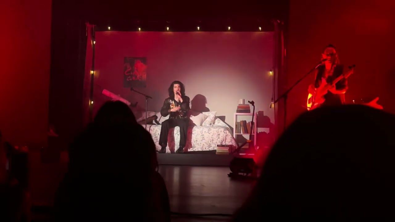 the cut that always bleed live by conan gray 04/07/22