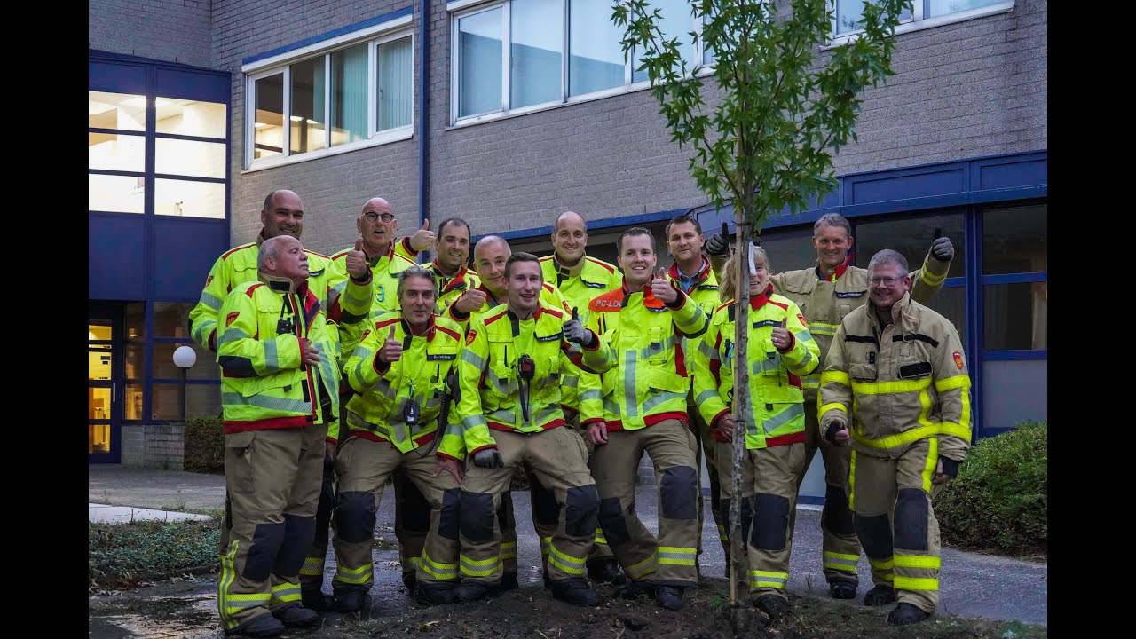 Logistieke eenheid VNOG West rukt uit voor boomplant challenge.