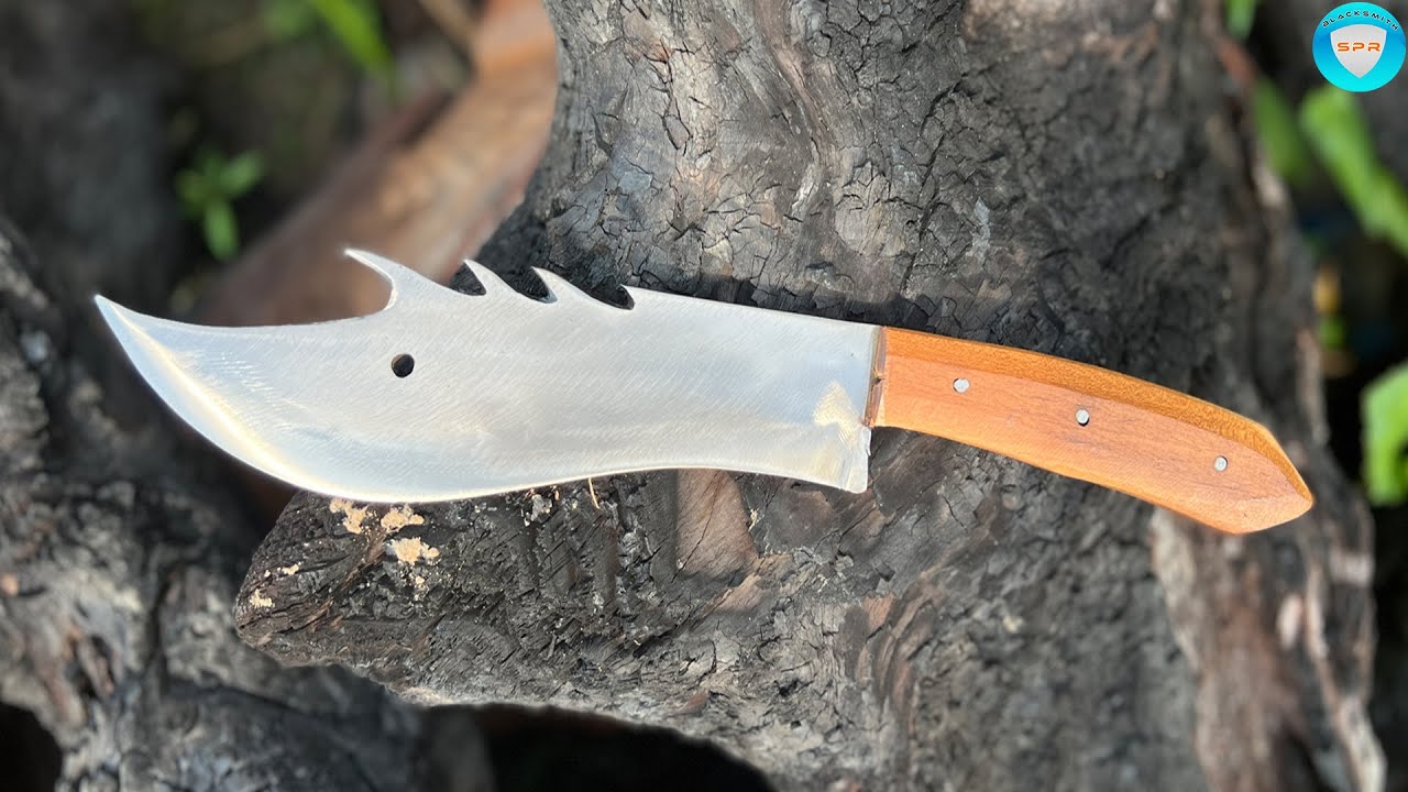 KNIFE MAKING: THE SHARPEST KUKRI KNIFE MAKING PROCESS\Blacksmith SPR.
