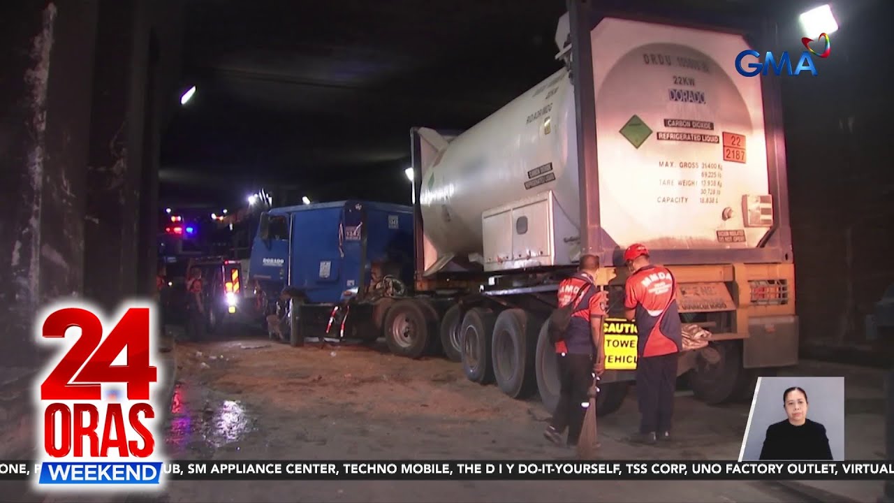Truck, sumalpok nang madulas sa langis sa kalsada; driver sugatan | 24 Oras Weekend