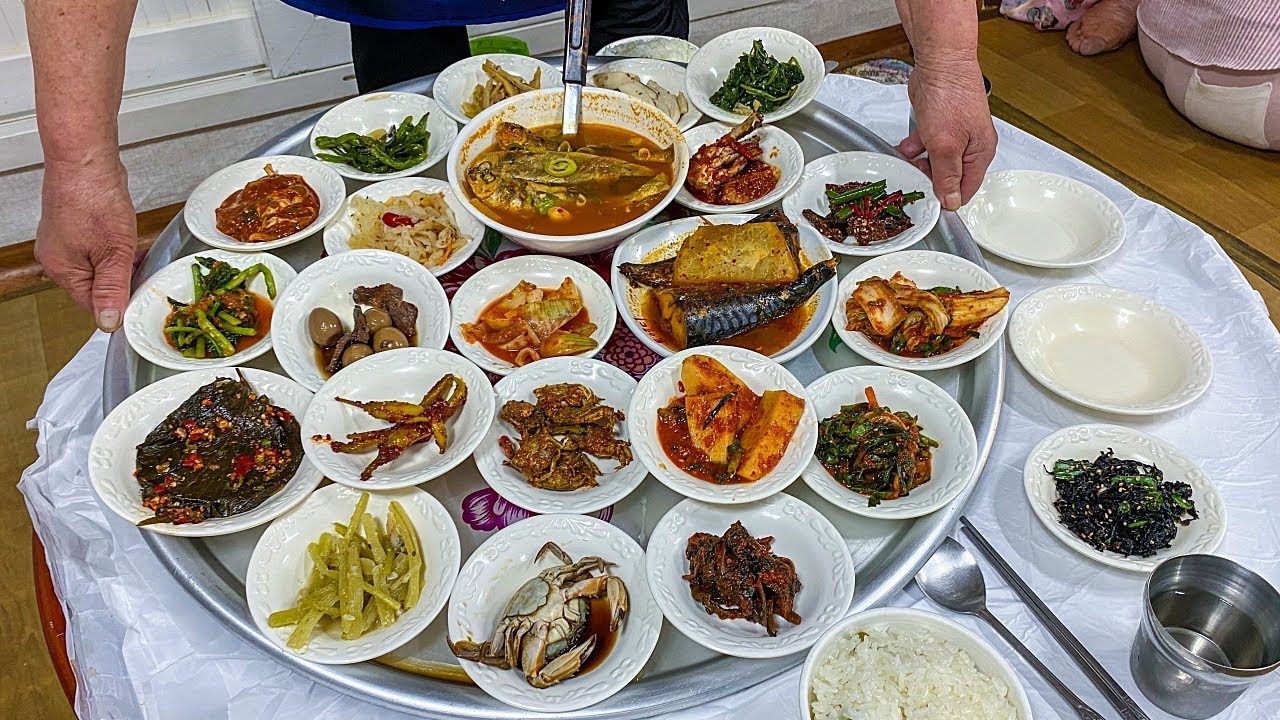 새벽 3시부터 73세 할머니가 홀로 다 만드는 대혜자 백반, 조기 매운탕이 끝내주는 곳! Korean street food