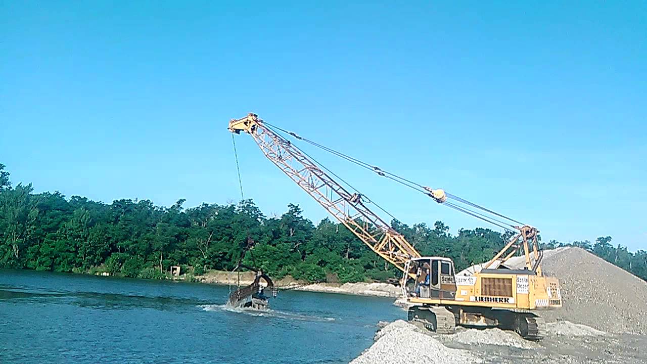 Liebherr 832