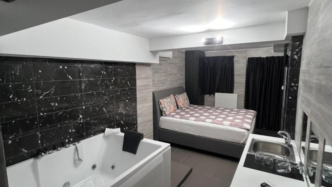 Jacuzzi Suites 2 | Салоники, Греция | Отзыв об отеле 🏩