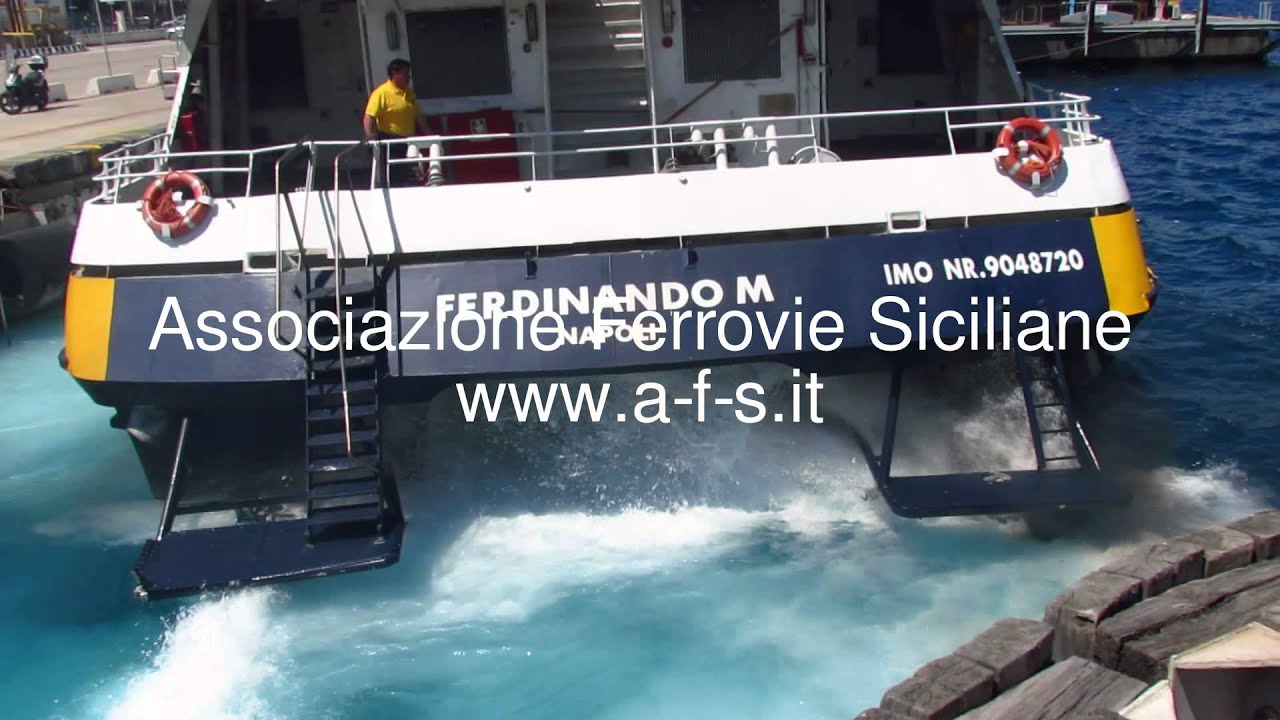 Ustica Lines Catamarano Ferdiando M - Particolare - il suono delle turbine
