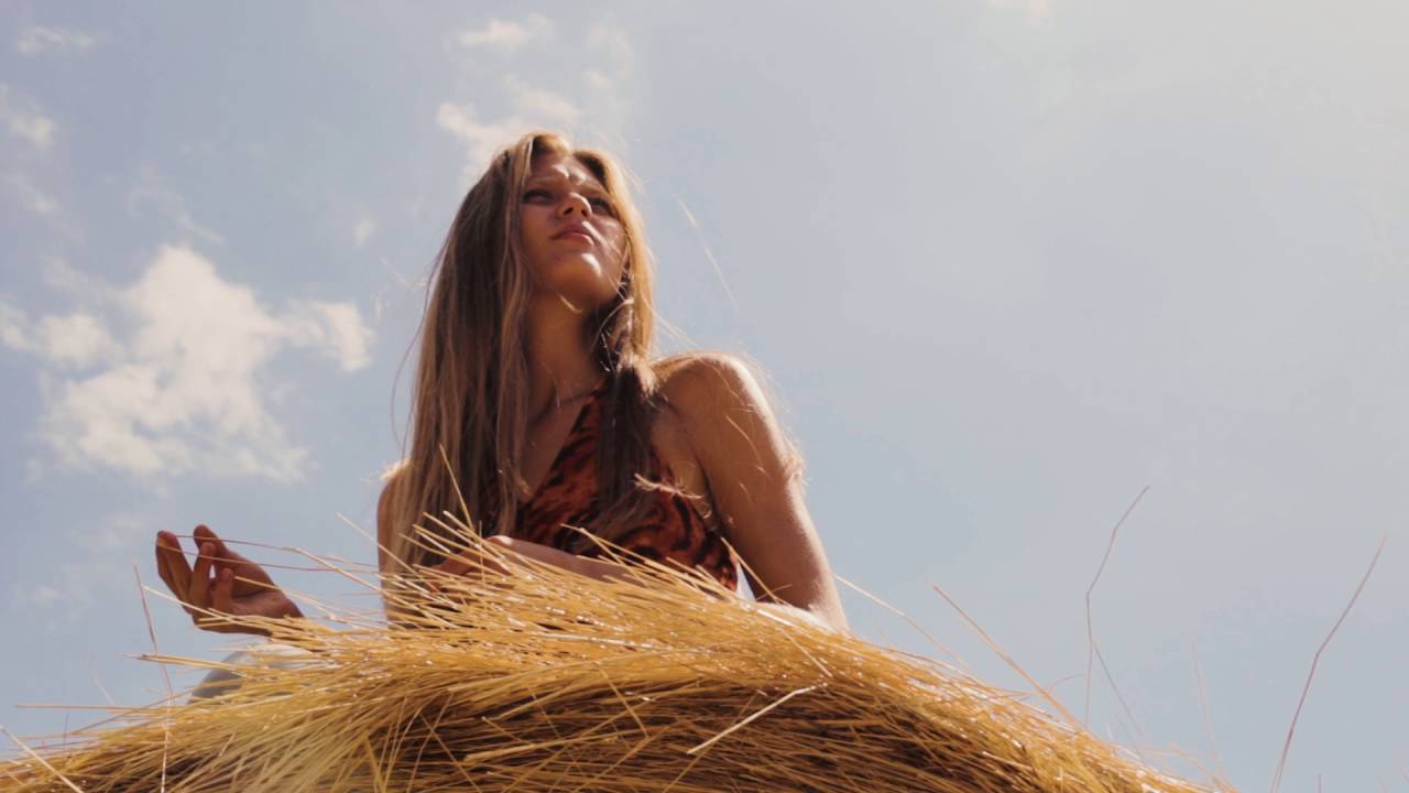 Bi&eacute; - Song For The Ones Who Breathe (Music Video)