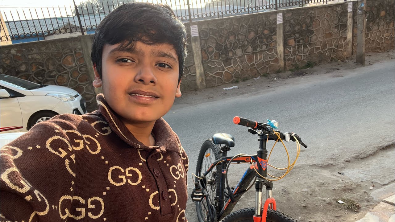Cycle par chala gaya (Mayank Bhai) #mayank #vlog #funny 